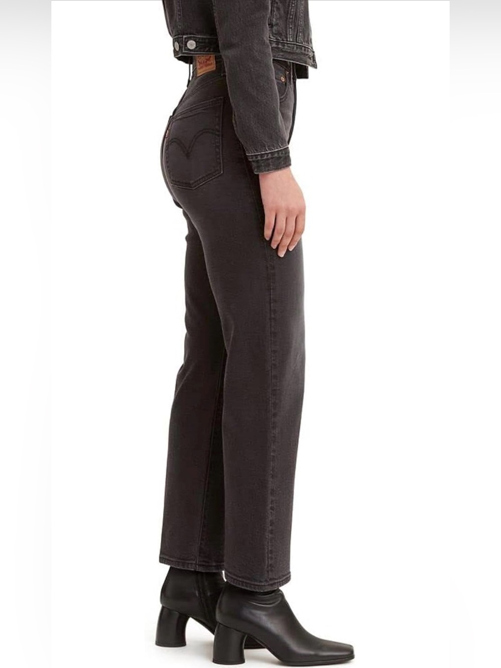 Levi's Women's Ribcage Straight Leg Jeans in Rinsed Black
